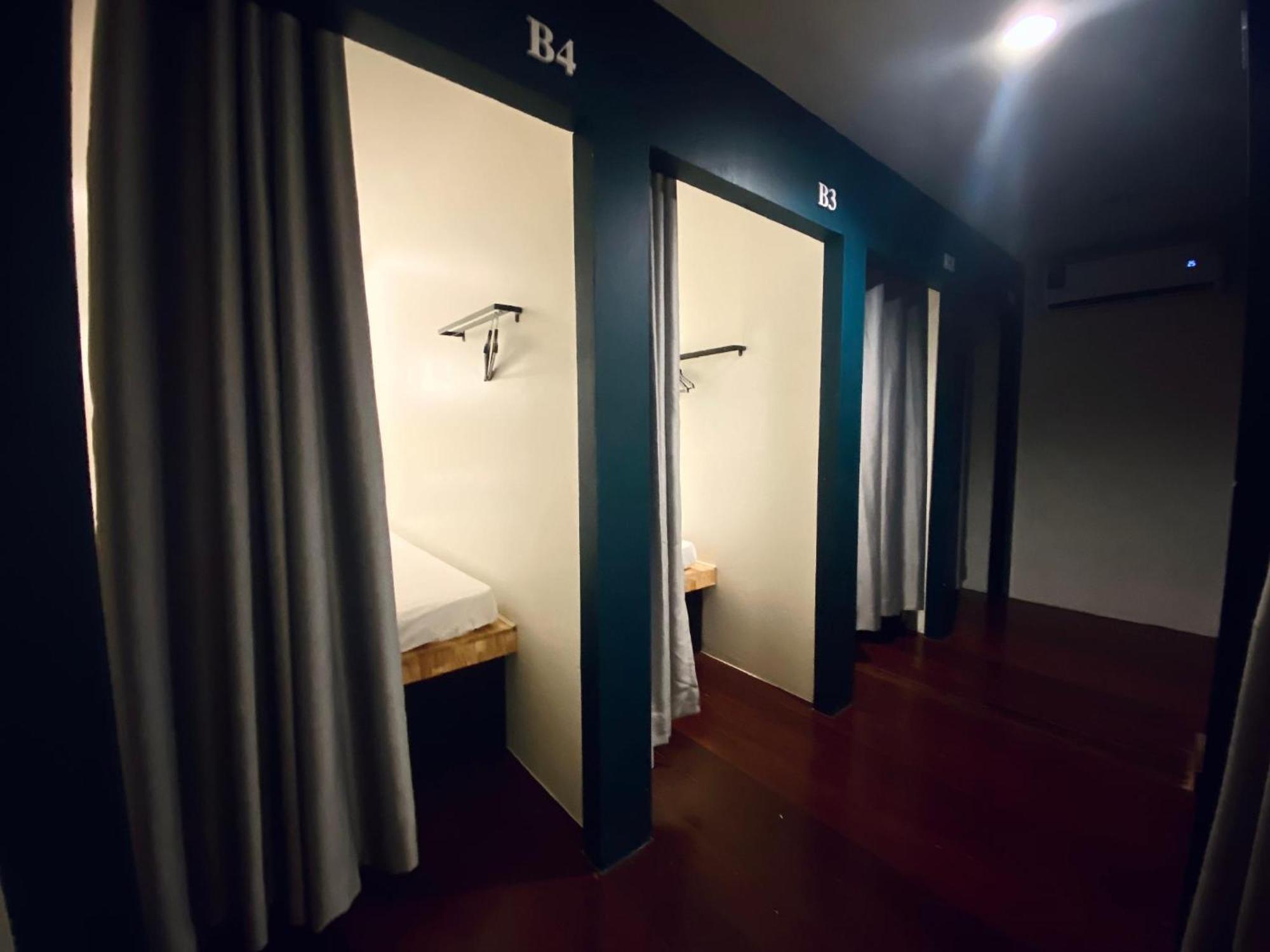 Forgotten Hostel Silom Бангкок Экстерьер фото